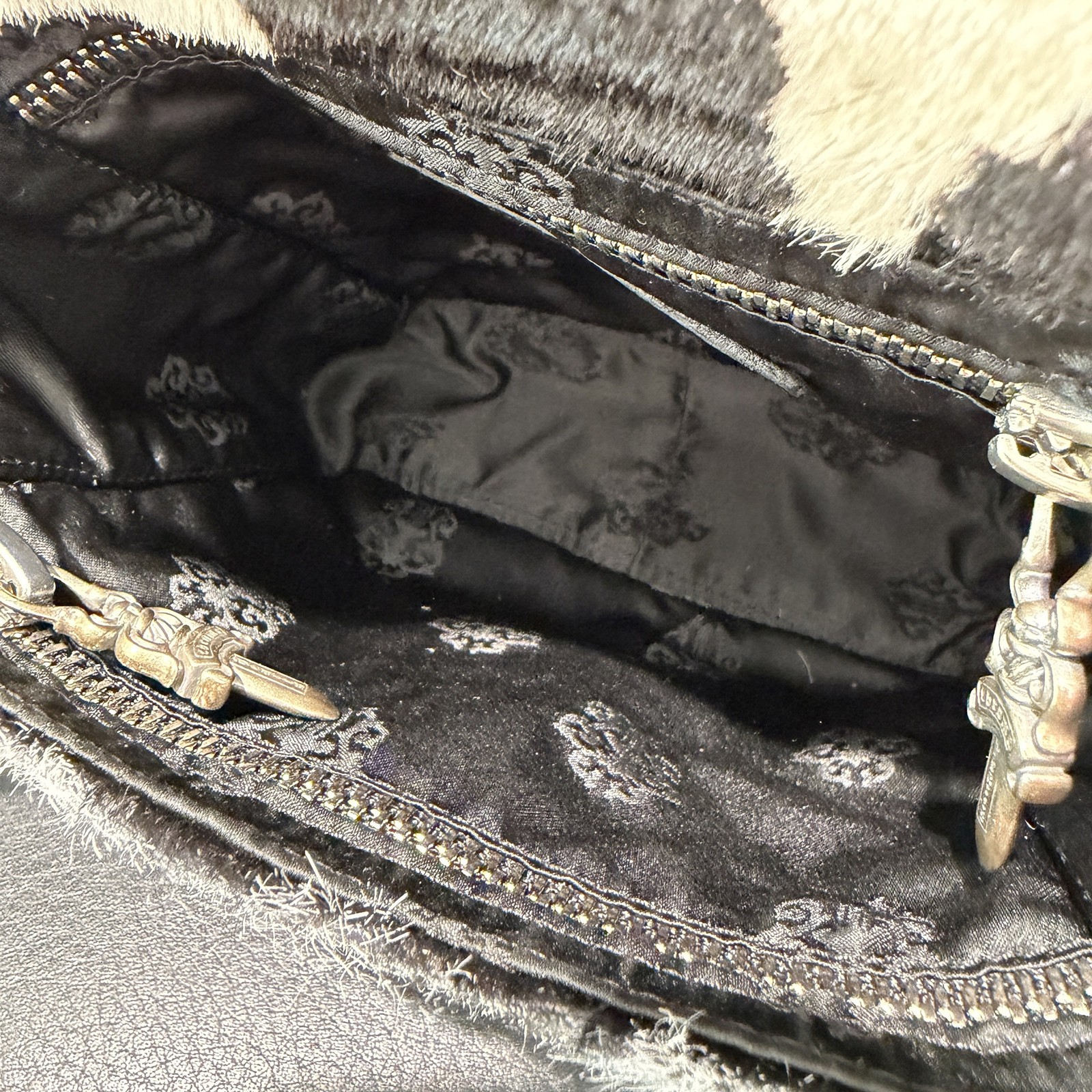 Chrome Hearts HOT POT CH Plus Cross Ball Leather Shoulder Bag Hot image 9