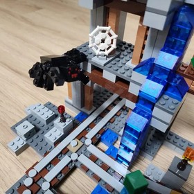 Minecraft LEGO 21118 Mine Shaft Set - Complete, Assembled, with Manuals