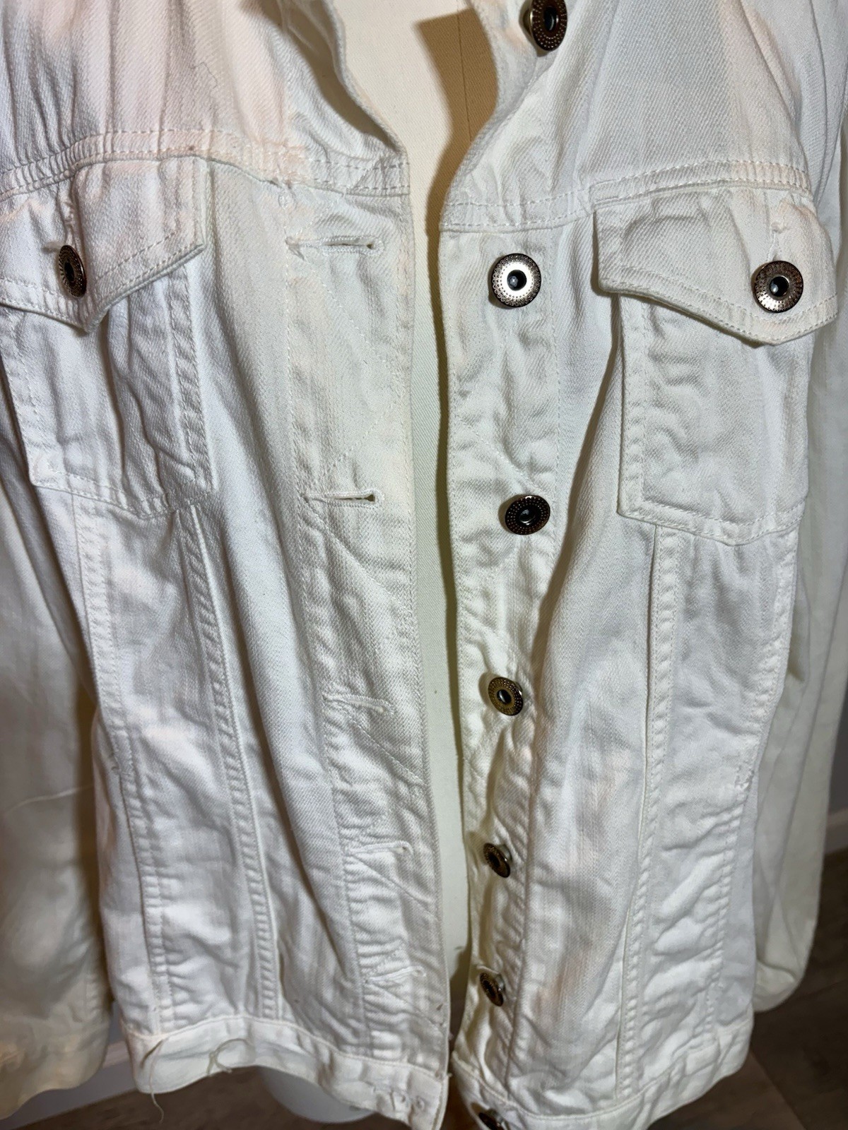 Super Cute White Button Down Jacket Perfect For S… - image 3