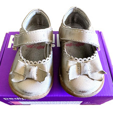 PEDIPED Toddler Champagne Grip-N-Go Gold Betty Mary Jane Size 5.5 GUC