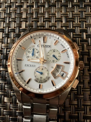 Orologio da polso analogico cittadino eccede titanio quadrante bianco data display made in Japan - Foto 2 di 3