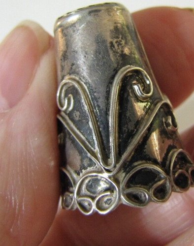 Taxco Sterling Silver Thimble Signed JMA Eagle Stamp Scroll Silver Work