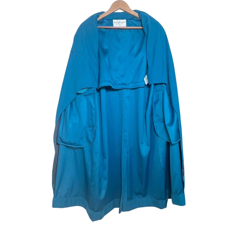 Gabardina larga vintage Norm Thompson Petite mediana azul verdoso con cinturón  Foto 4 de 4