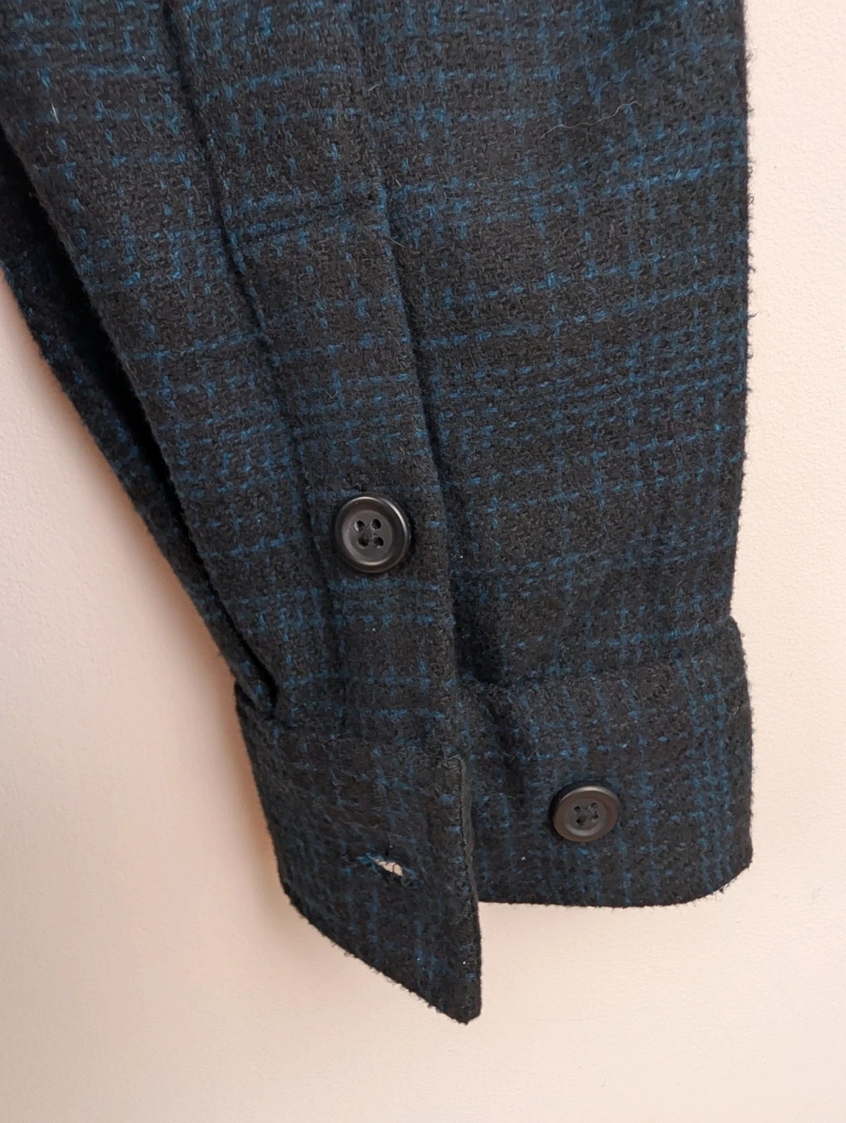Folk NWOT navy blue heavy flannel shacket. Mens Medium. DN3575 image 4