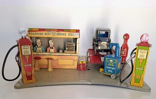 1930's Marx Toys Laurel & Hardy Tin Litho Gas Pump Oil Roadside Service Station