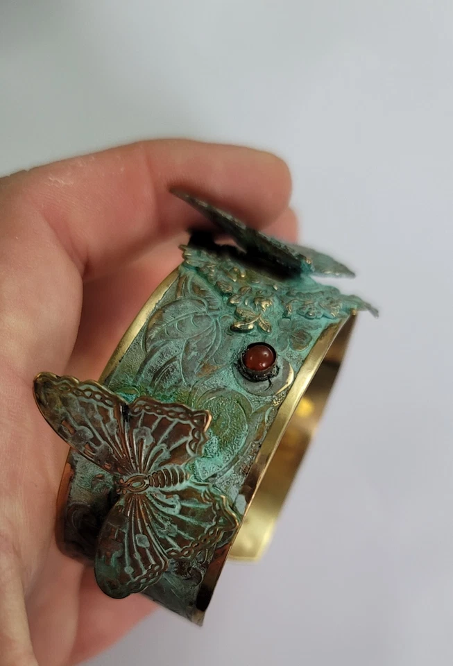 Vintage Elaine Coyne Verdigris Brass Multigem Three Butterflies Cuff Bracelet Foto 3 de 4