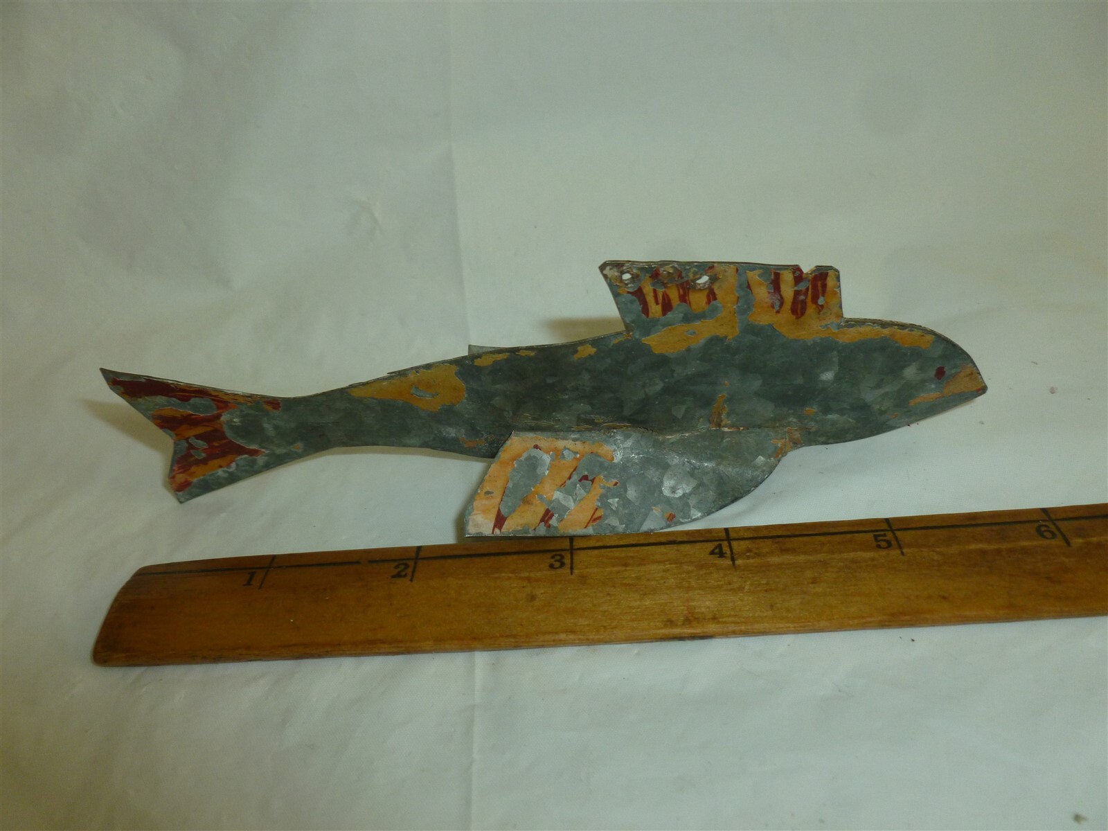 Vintage 5-3/4 Inch Metal Unsigned Ice Spearing Decoy  Lot J-273