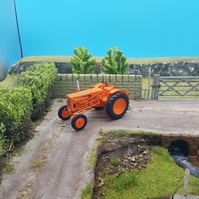 Spur O Maßstab 1:43 0 Modelleisenbahn Vintage Countryside Farm Tractor NEU OVP