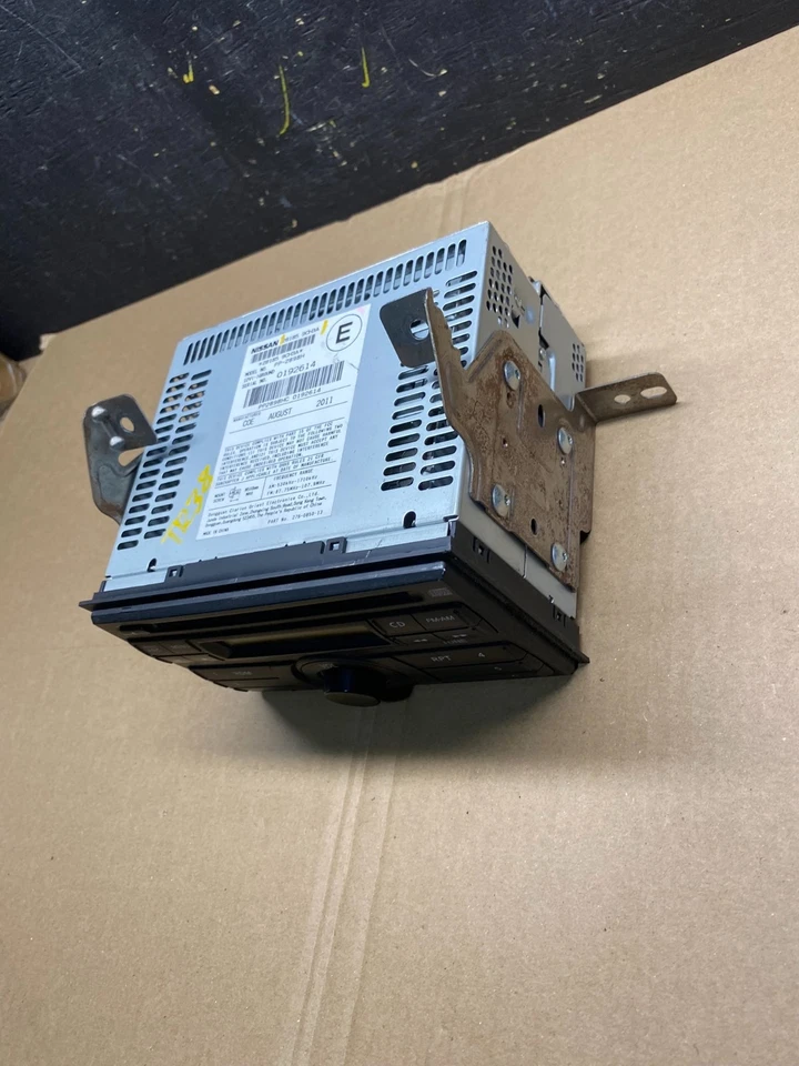 Nissan Pathfinder Armada AM FM 2008 2012 receptor de radio CD OEM T1238 DG Foto 3 de 4