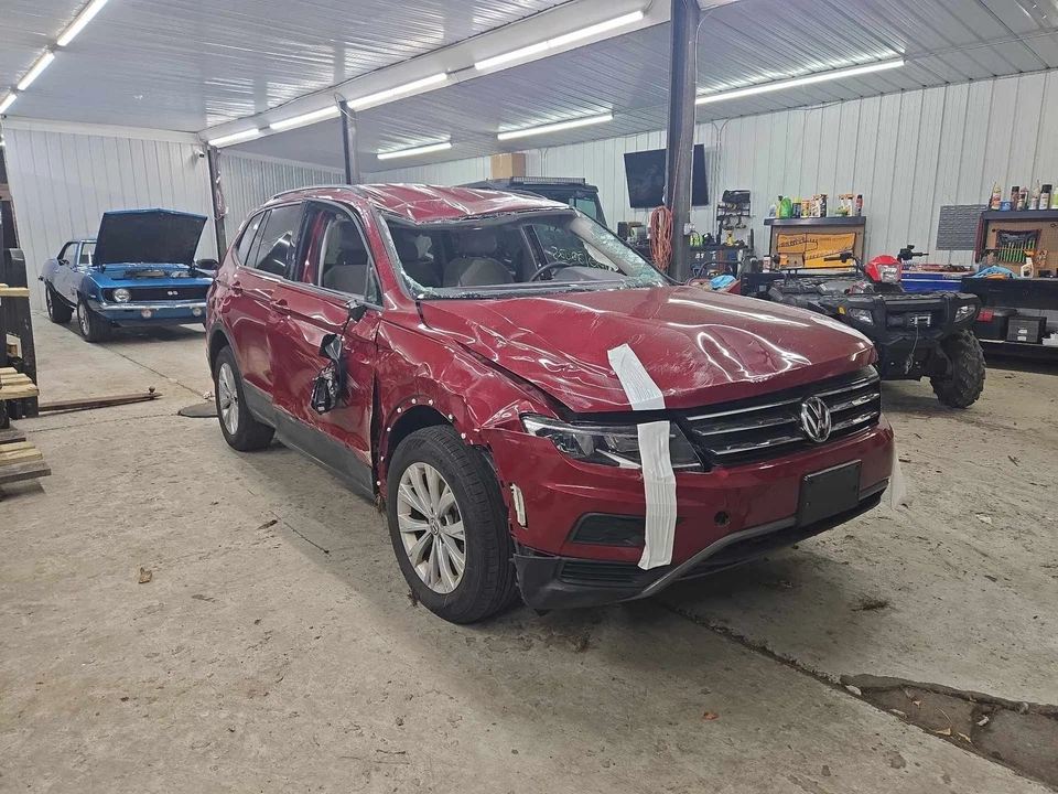 Used Front Right Exterior Door Handle fits: 2019 Volkswagen Tiguan assembly fron - Image 2 of 4