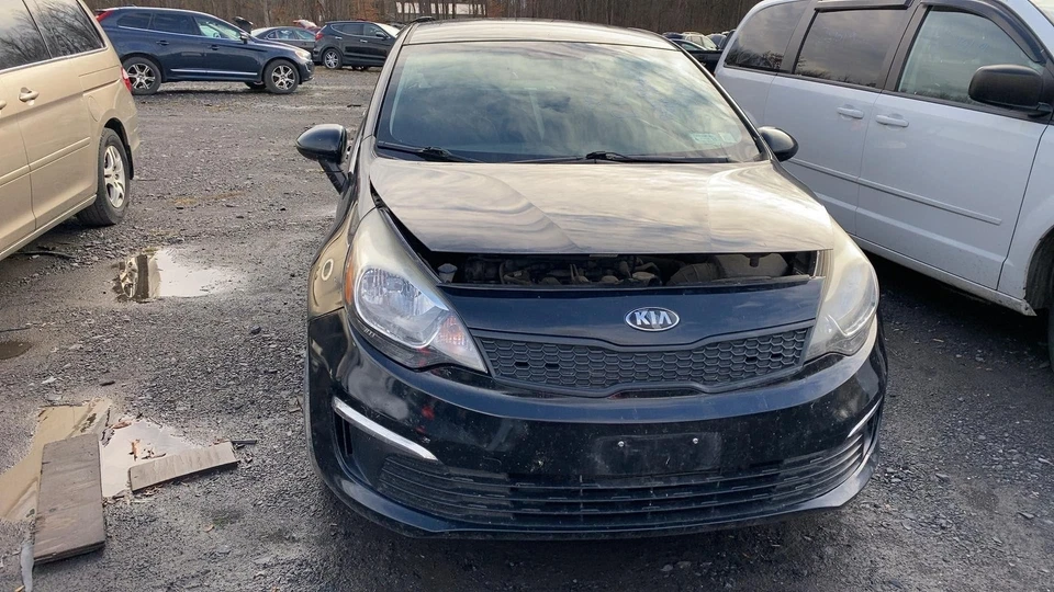 Campana extractora 12 13 14 15 16 17 KIA RIO Foto 2 de 4