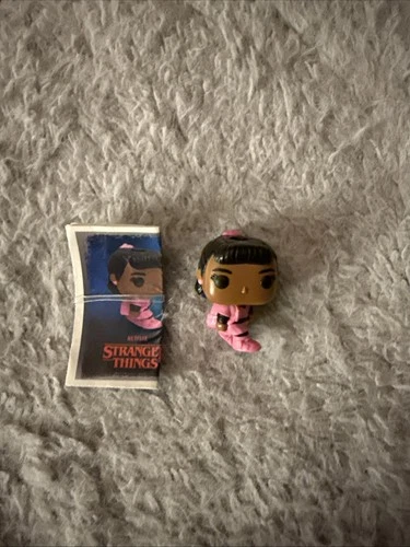 Stranger Things Kinder Joy Egg Exclusive with Manual Erica Sinclair New