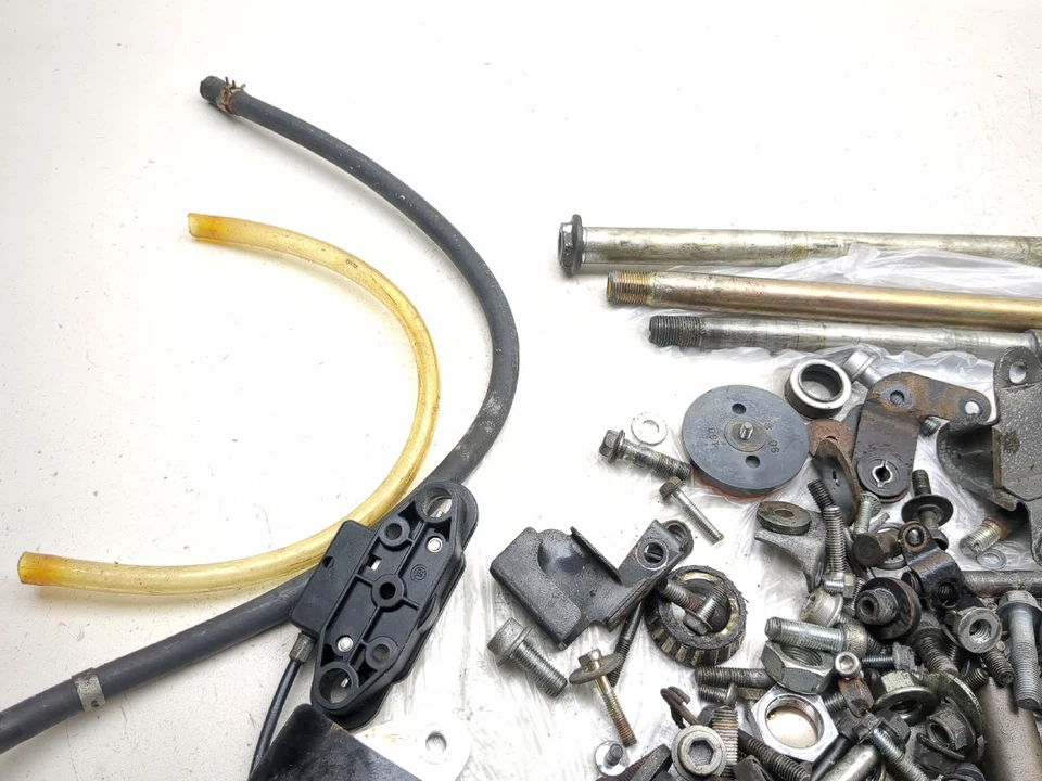 91-93 Suzuki GSX1100G GSX 1100 Piezas diversas Master Hardware Kit de pernos Foto 4 de 4