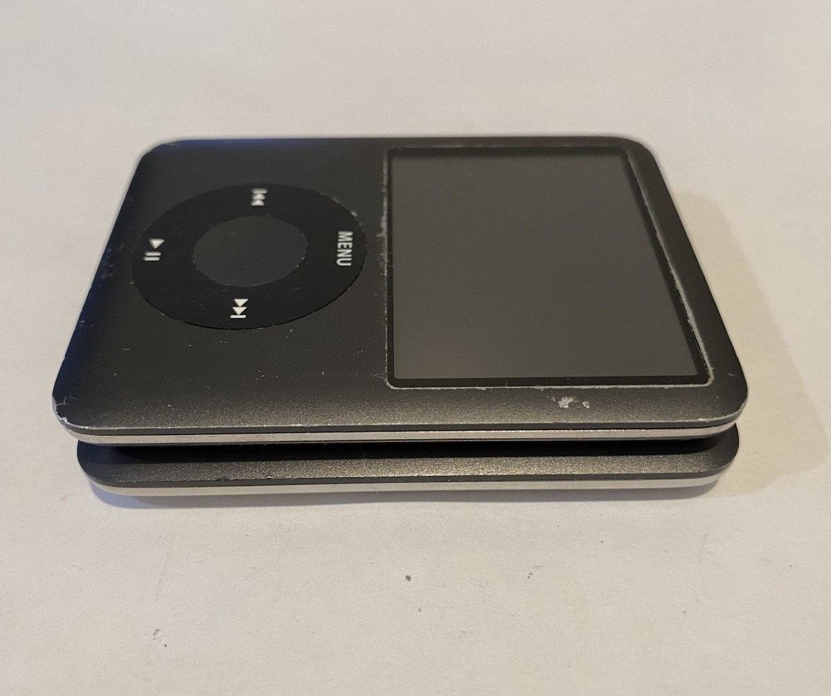 Lot of 2x Apple iPod Nano 3rd Generation 8GB - Black - Lines on