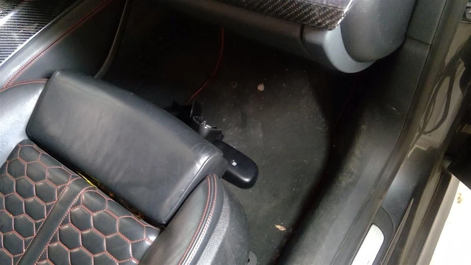 Alfombrilla usada se adapta a: Audi RS7 2015 grado A Foto 4 de 4