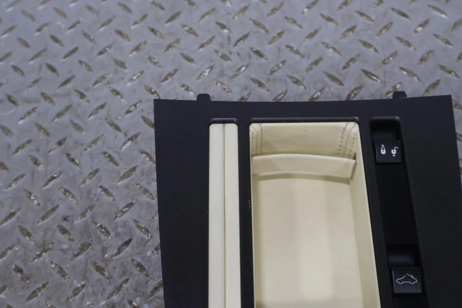 Aston Martin V8 Vantage Front Upper Interior trims Set Cream