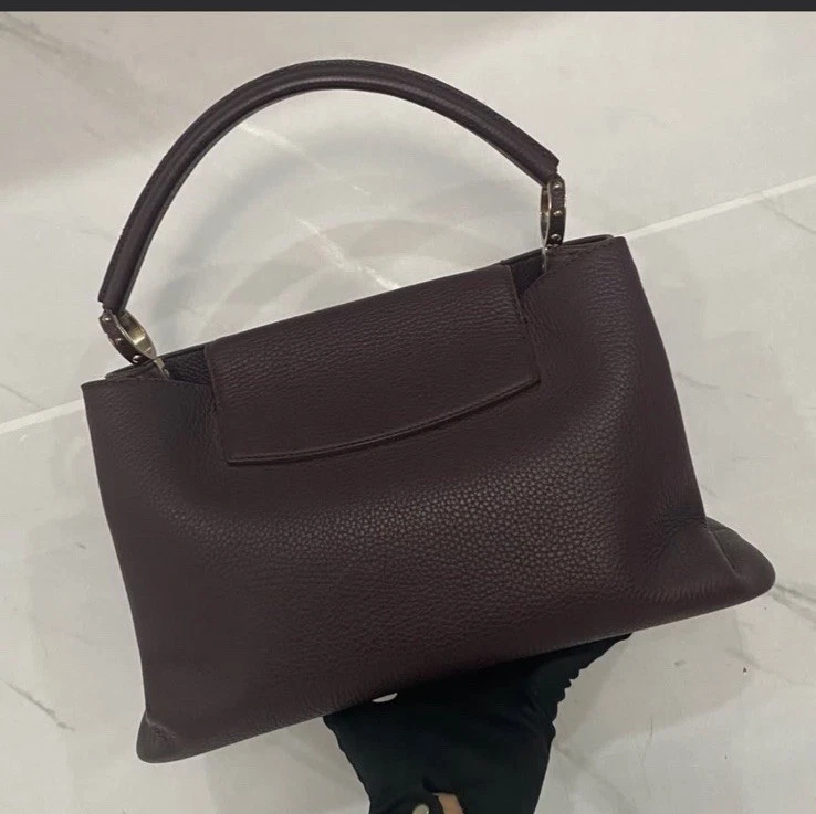 Auth Louis Vuitton Capucines MM Taurilon Leather - Photo 2/4