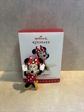2015 Hallmark Keepsake Ornament Picture Perfect Minnie Mouse QXD6087  MIB 2.5”