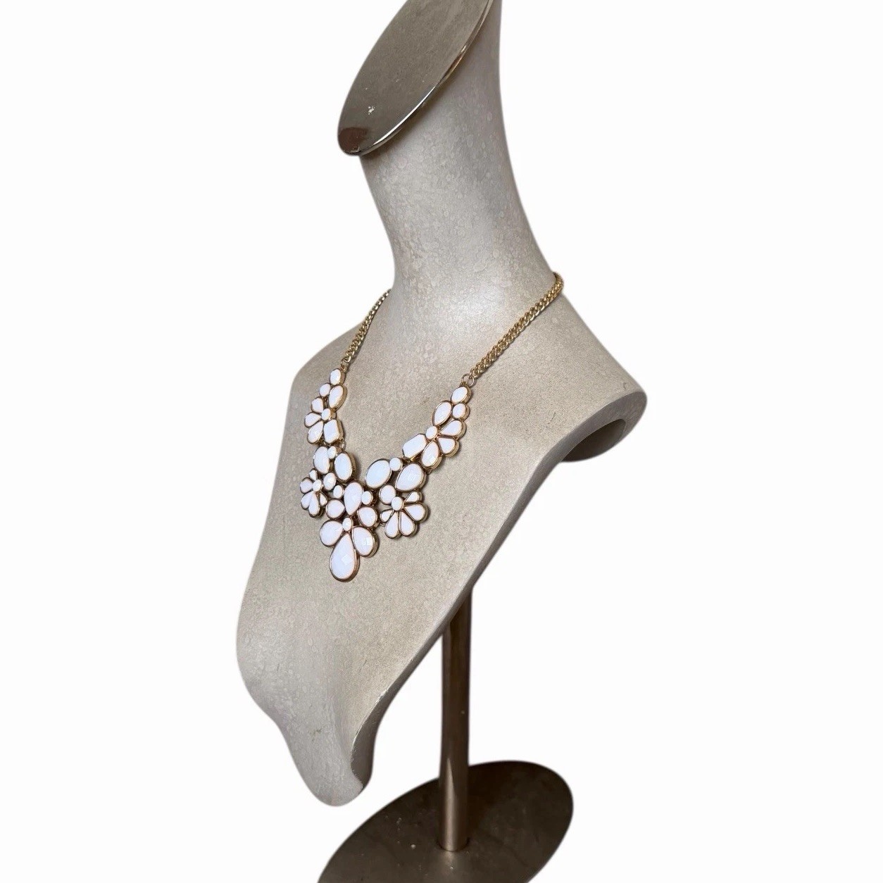 White Floral Statement Bib Statement Necklace Gol… - image 5