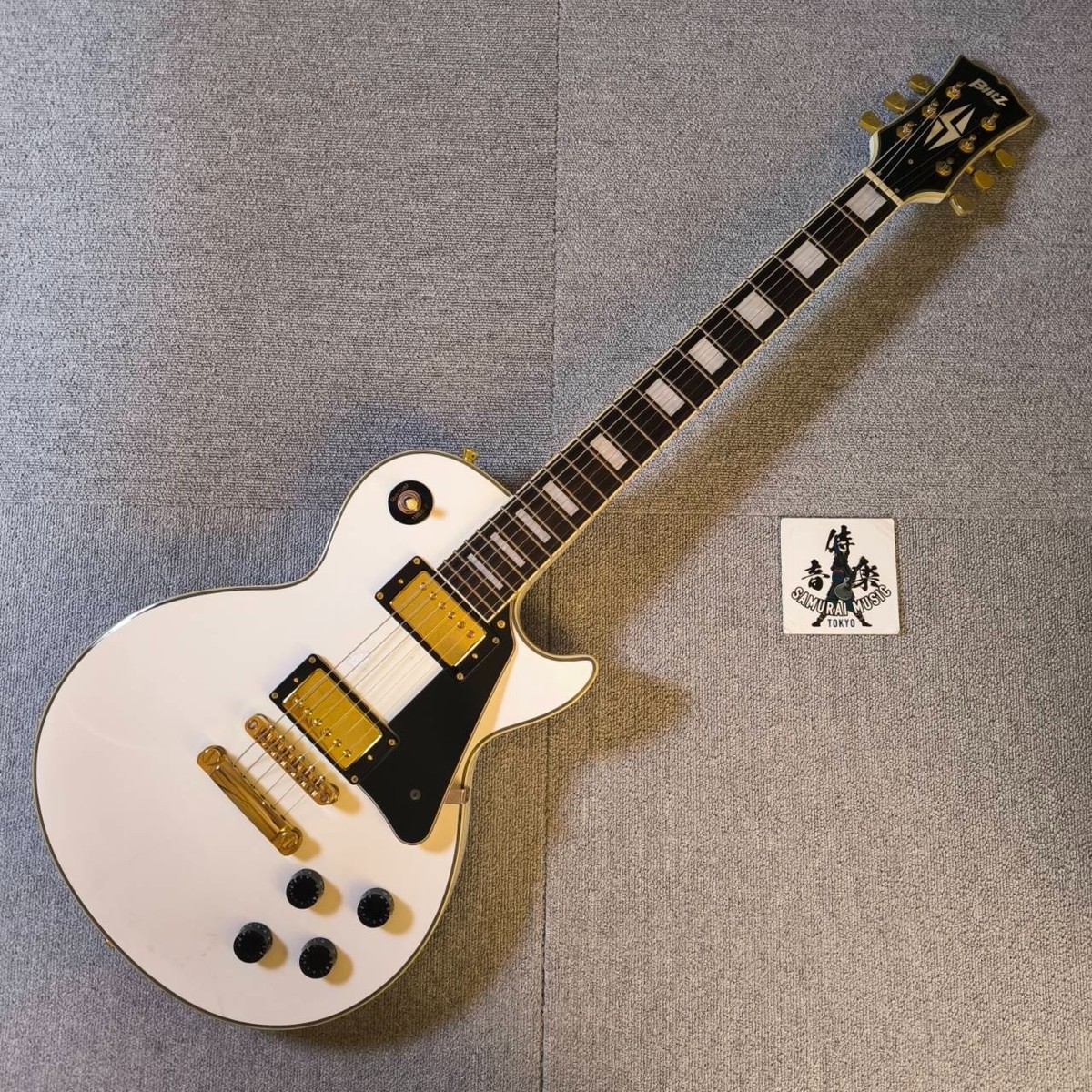Blitz by Aria Pro II エレキギター　ホワイト ゴールド　美品 Blitz by ARIAPRO II Les Paul Custom White Electric Guitar From