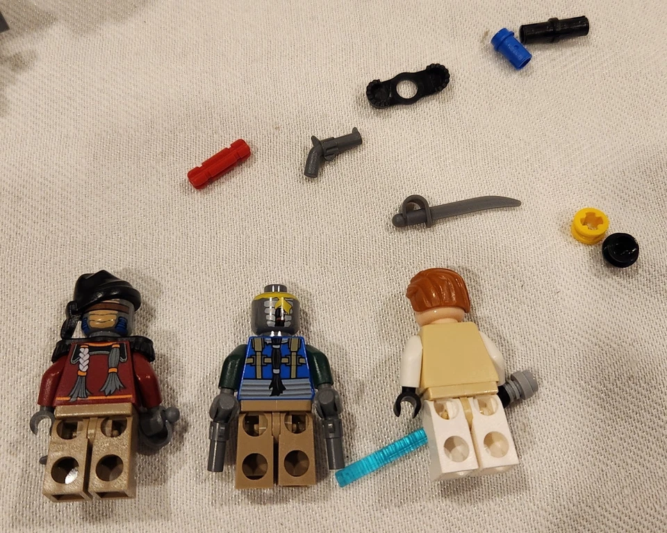 Lego 7753 Pirate Tank - Star Wars: Clone Wars - Hondo - Open, Damaged Inst - Image 4 of 4