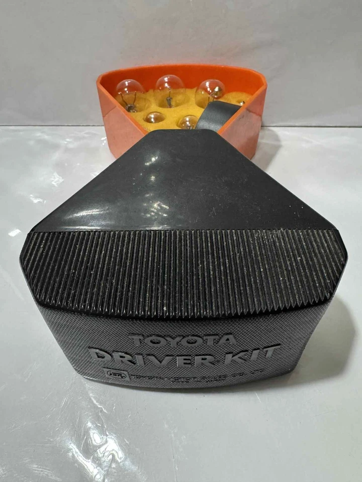 Vintage Toyota Driver Kit / Emergency OEM & JDM Accessory / Made in Japan - Image 2 of 4