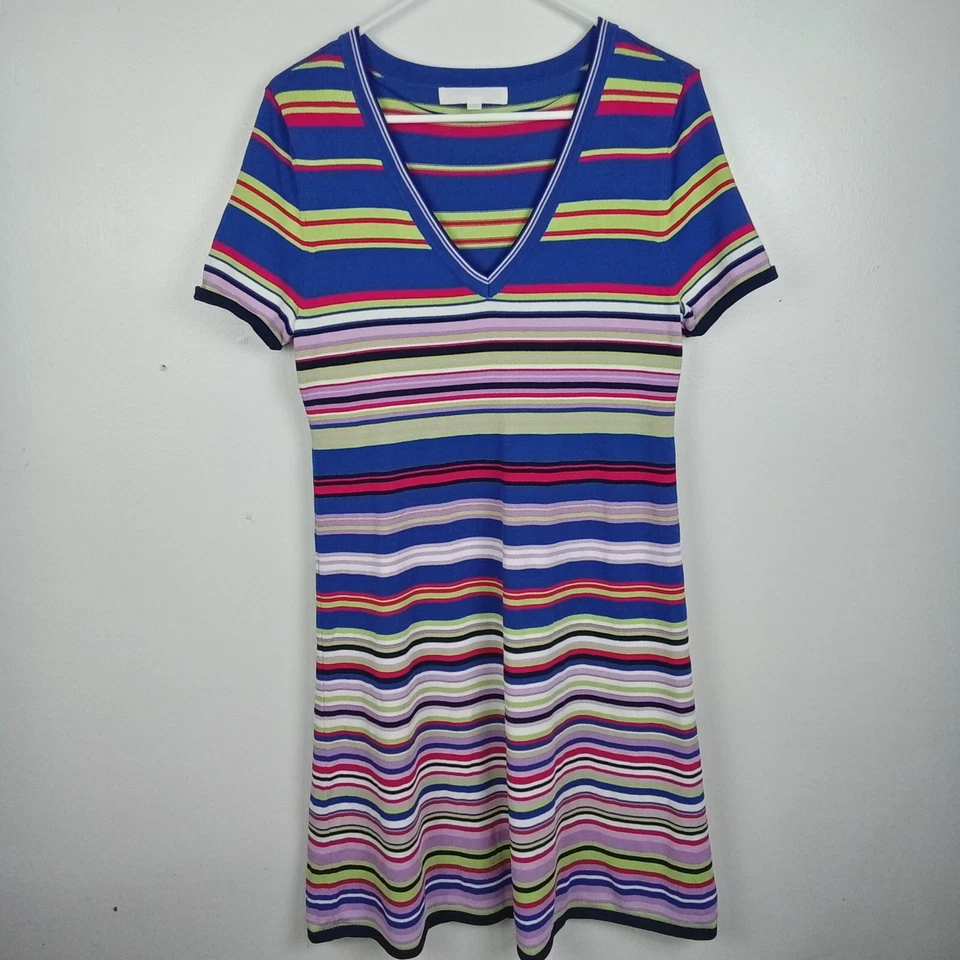 Vestido tejido Adyson Parker para mujer talla mediana multicolor a rayas cuello en V ajuste acampanado Foto 2 de 4