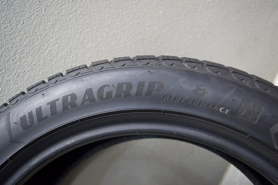 2x Goodyear UltraGrip 8 * 245 45 R18 100H M+S Winterreifen DOT21 7mm S074S - Bild 3 von 4