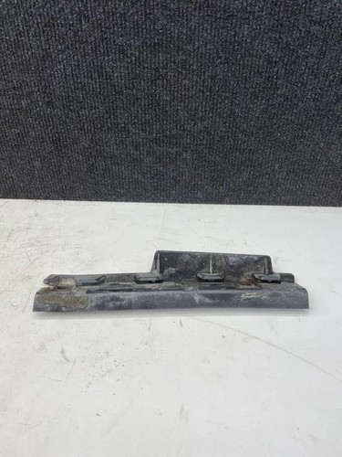 BMW 5 Touring E61 Stoßstangenhalter vorne links 51777066227 3.00 31736519