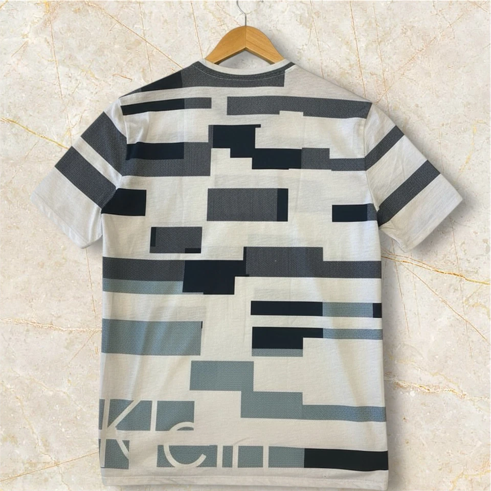 Camiseta masculina Calvin Klein - Imagem 3 de 3