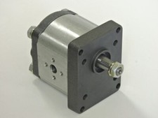 New Hydraulic Pump Fits Kubota  M7500 36500-82204