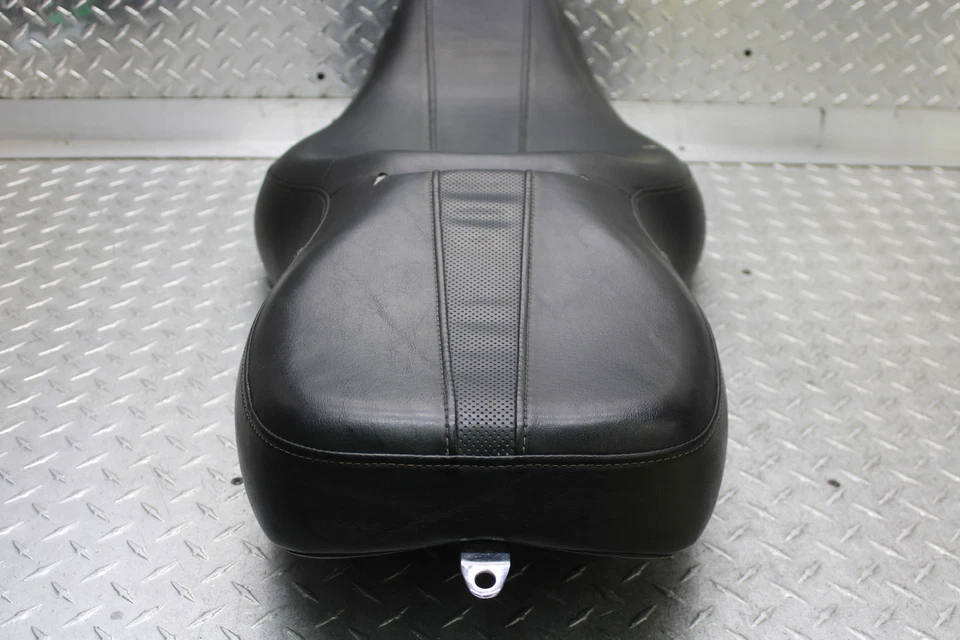 2011 HARLEY-DAVIDSON ROAD KING CLASSIC FLHRC SEAT 52329-11 - Image 4 of 4