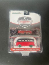 Greenlight Green Machine 1956 VOLKSWAGEN 23-WINDOW MICROBUS RED & BLACK chase