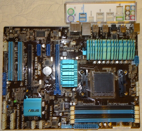 ASUS M5A97 R2.0 TurboV Evo FX Mainboard mit I/O Platte - RAR