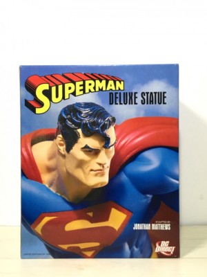 DC Direct Superman Deluxe Statue Motorized Daily Planet Base DC Direct Superman Deluxe Statue Motorized Daily Planet Base
