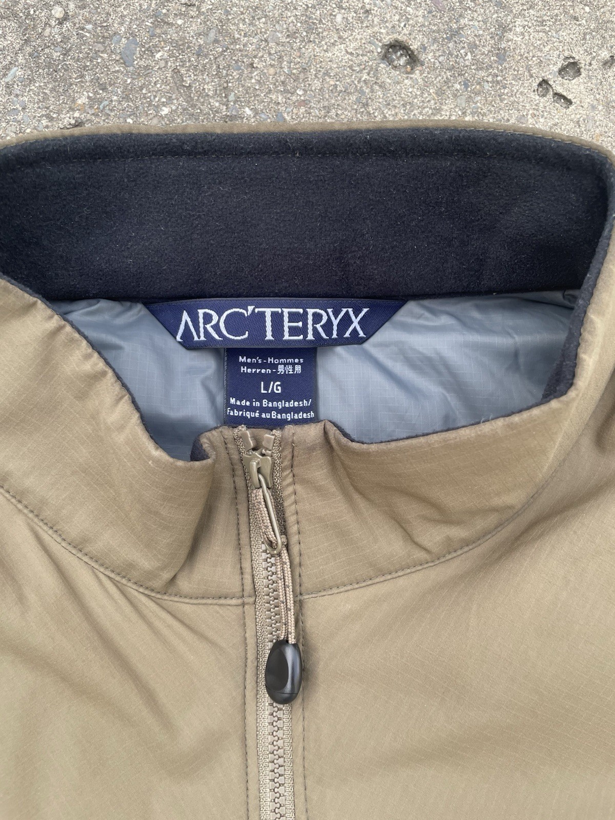 Acteryx Leaf olive Green size large full zip Jacket rare model in green image 3