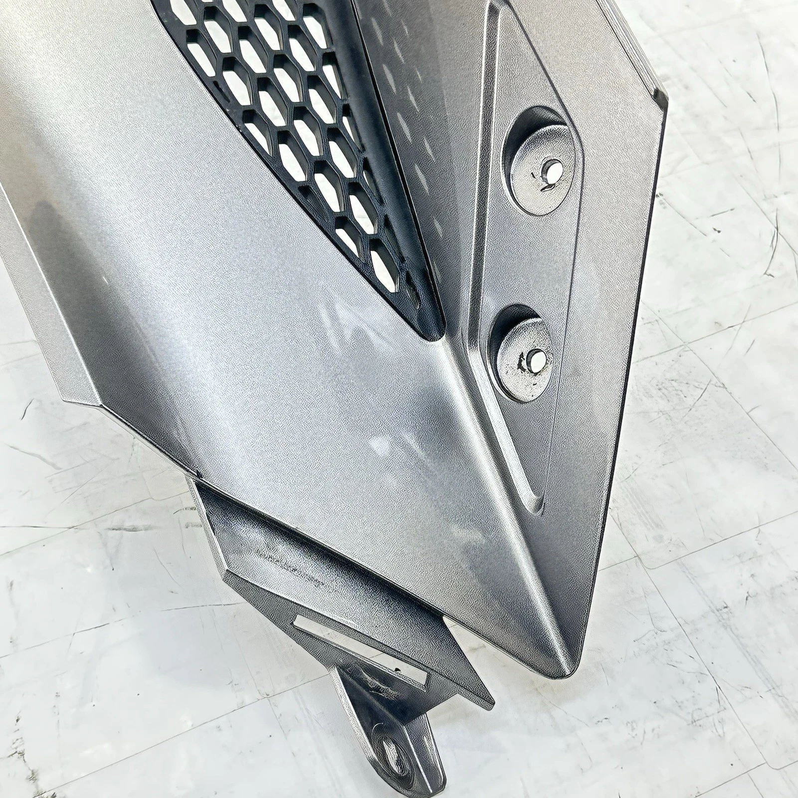 2012 CAN-AM SPYDER RT-S SE5 RIGHT SIDE FAIRING COWL PANEL BODY PLASTIC SILVER