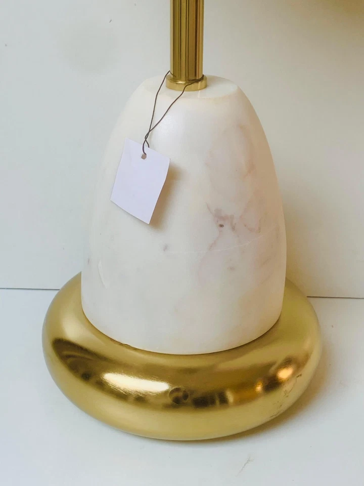 MESA REDONDA DE MÁRMOL BLANCO DE LUJO - CON METAL DORADO - EXTREMO, BEBIDA, CAFÉ, LADO, JARDÍN Foto 4 de 4