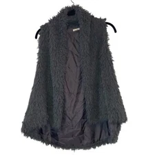 En Crême Gray Fuzzy Vest