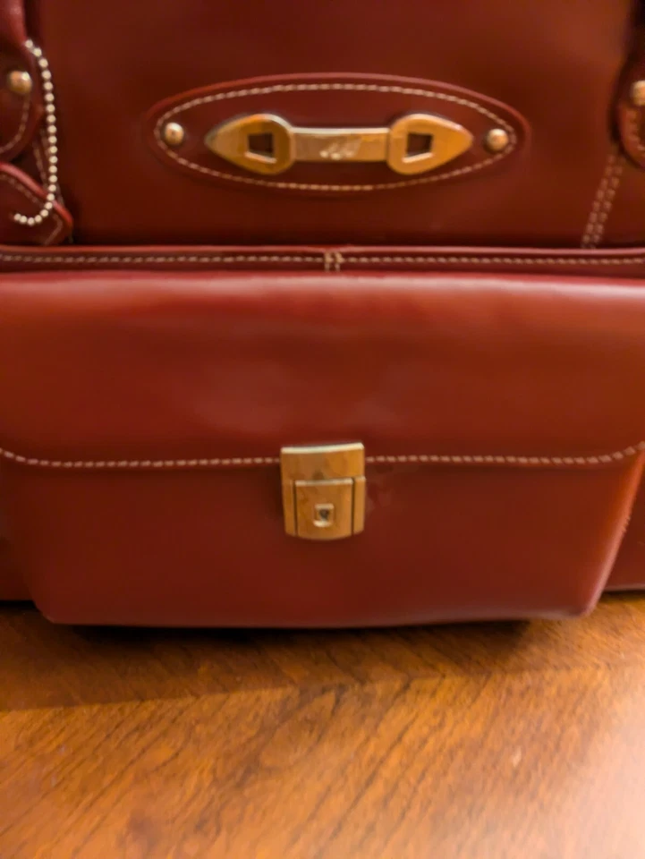 Portátil MCKLEIN de cuero rojo profundo 17"X 13"X 4" Foto 4 de 4