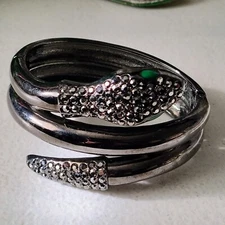 Snake and enamel green eye and Rhinestones design cuff bracelet