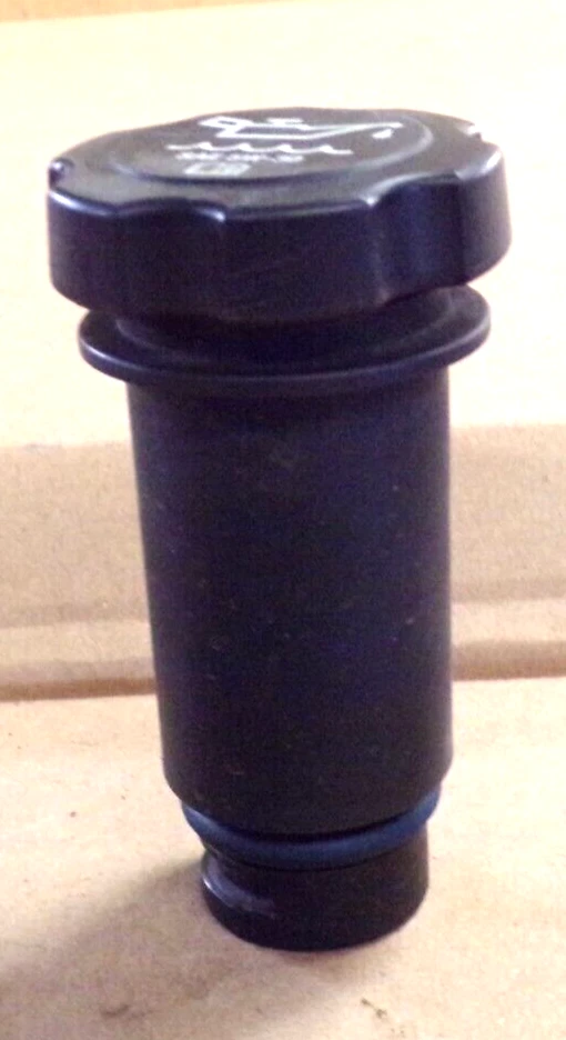 2005 saturn relay oil fill cap assembly 3.9L 2005-2011 uplander montana - Image 2 of 4