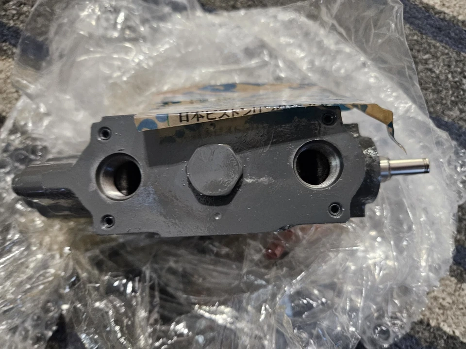 Válvula auxiliar Massey Ferguson Foto 2 de 4