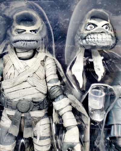 NECA Universal Monsters/Teenage Mutant Ninja Turtles 4 Piece Action Figure Set - Picture 5 of 12