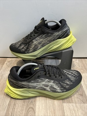 Herren Asics Novablast 3 schwarz/getrocknet Blattgrün Farbe Größe 9 UK