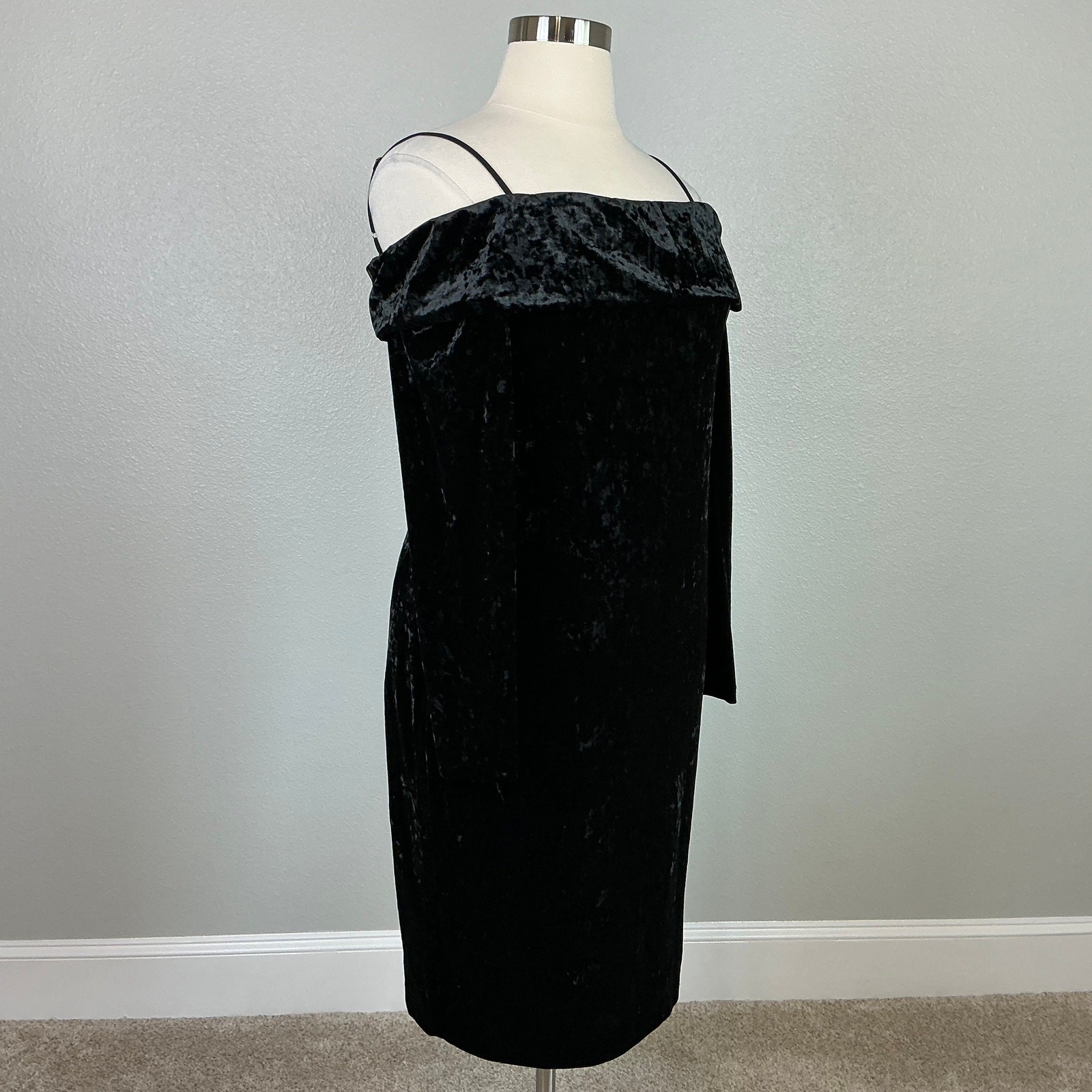 Calvin Klein Women's Cocktail Dress Size 16 Black Velvet Off the Shoulder Sheath thumbnail 2