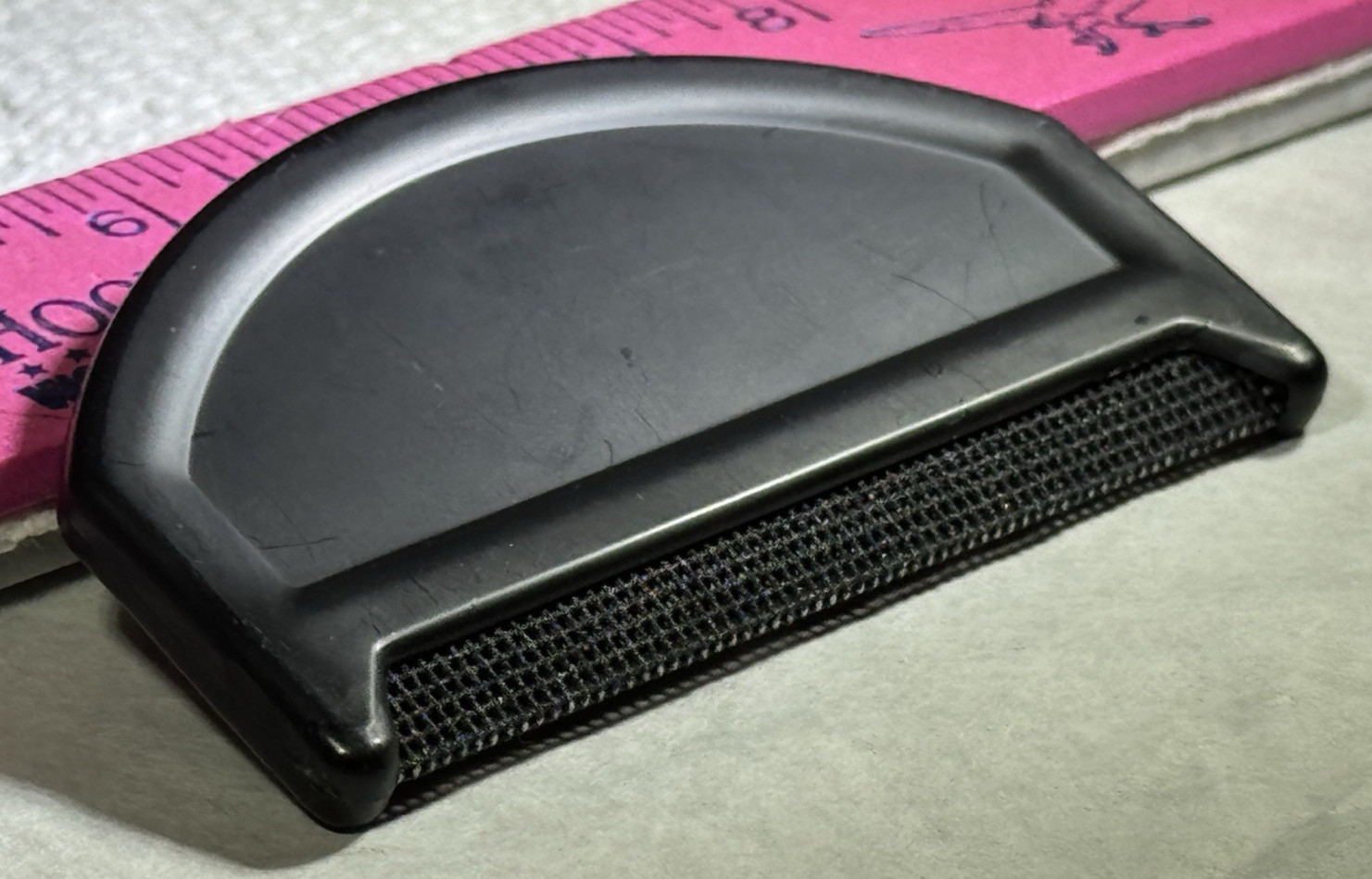 RODD & GUNN CASHMERE COMB SOFT SMOOTH FINISH & DE-PILING YOUR CASHMERE GARMENT