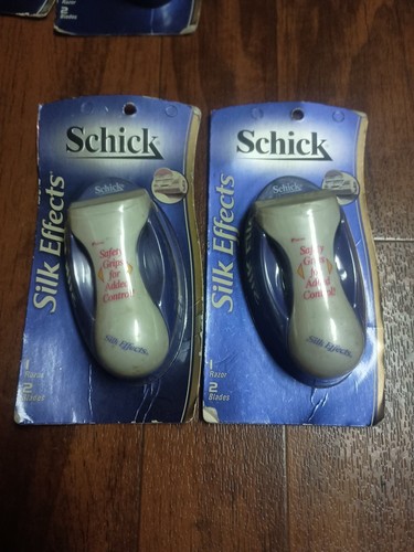 2x Schick Silk Effects Razor 2 Cartridges 1 Holding Tray - NEW - - Picture 1 of 9