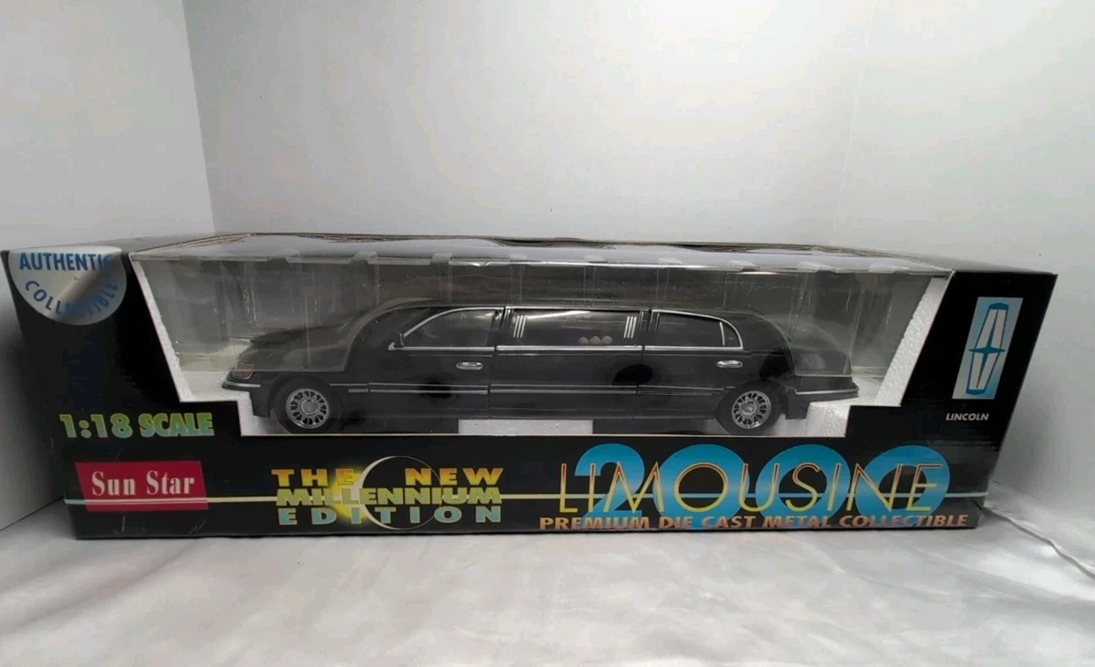LINCOLN LIMOUSINE 2000 Noir SUNSTAR 1:43 de reference 10111