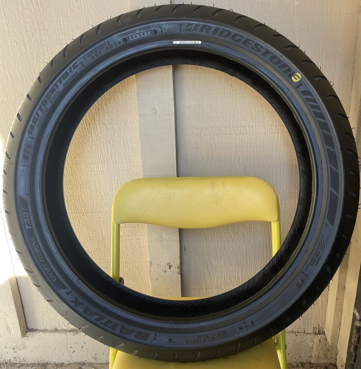 BRIDGESTONE BATTLAX T30F 120/70ZR17 58W FRONT MOTORCYCLE TIRE (New
